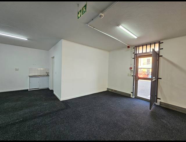 477M² WAREHOUSE TO LET IN LINBRO PARK